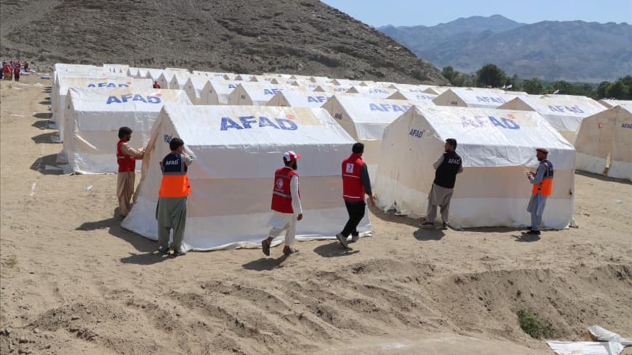 AFAD, Afganistan'a 150 çadır, 1050 battaniye ve yardım kolisi gönderdi