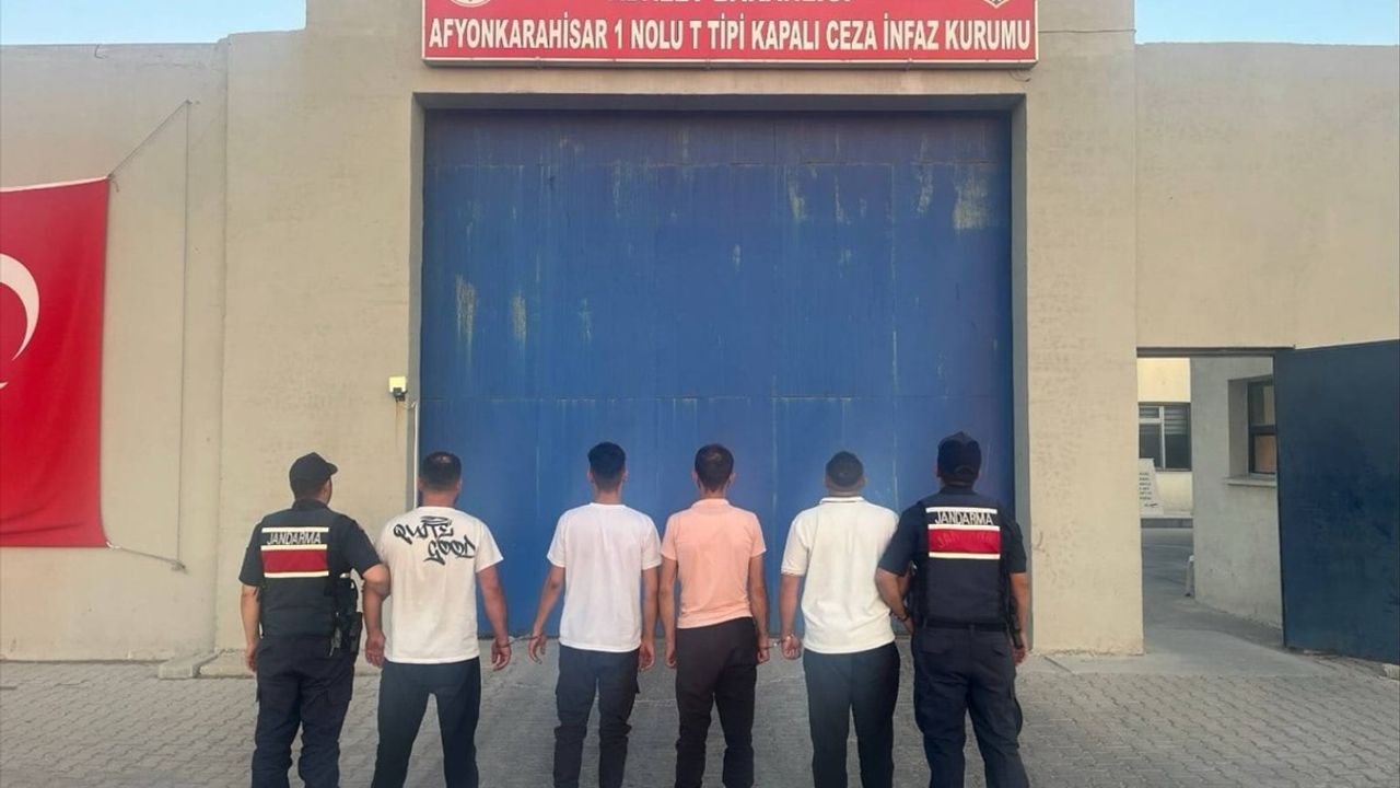 Afyonkarahisar'da Uyuşturucu Operasyonu: 4 Şüpheli Tutuklandı