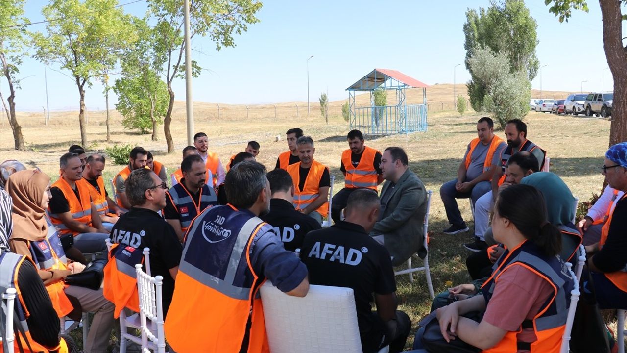 Ağrı'da AFAD gönüllülerinin uygulamalı yarışması düzenlendi