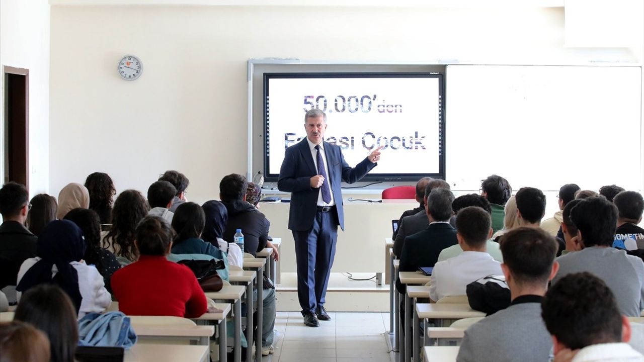 Ağrı İbrahim Çeçen Üniversitesi'nde 2025-2026 Akademik Yılının İlk Dersi: 'Filistin ve Gazze'