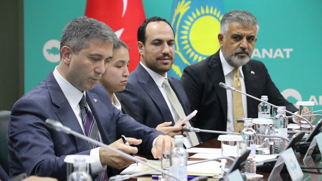 AK Parti ve Amanat Partisi Astana'da 'İşbirliği Mutabakat Zaptı'na İmza Attı