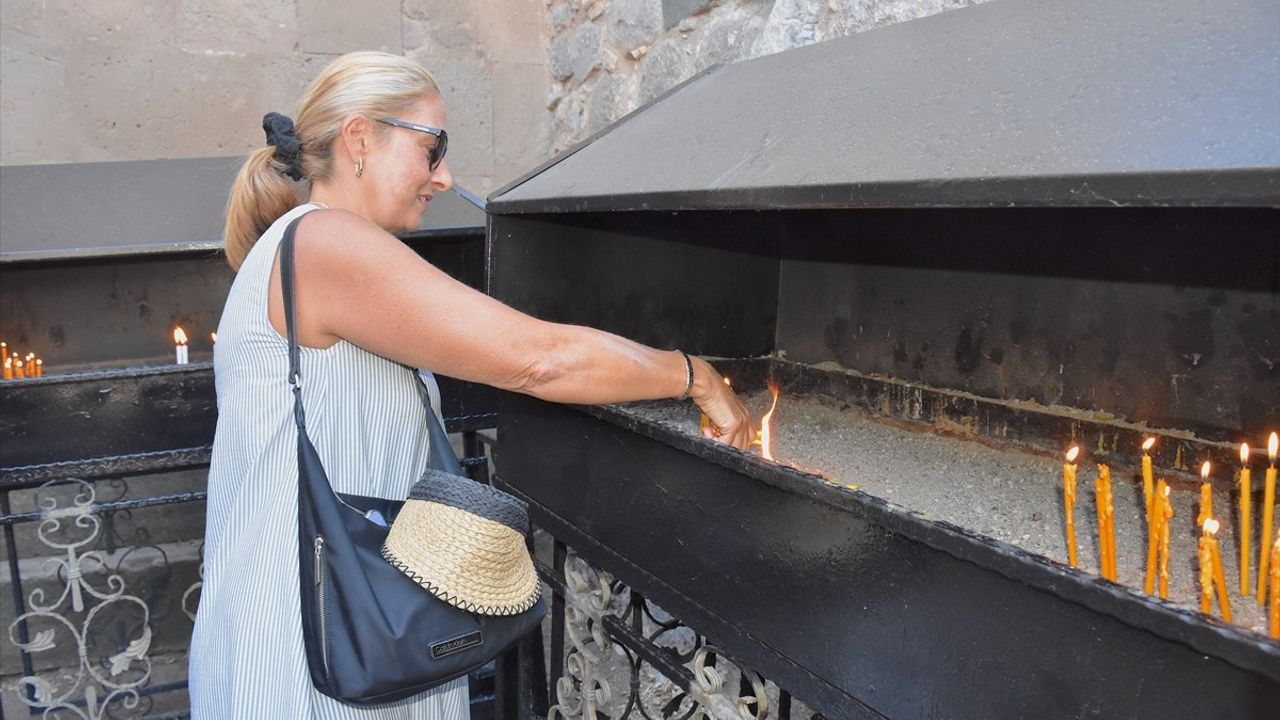 Akdamar Kilisesi'nde 13. Ayin, Kültür ve Turizm Bakanlığı İzniyle Başladı