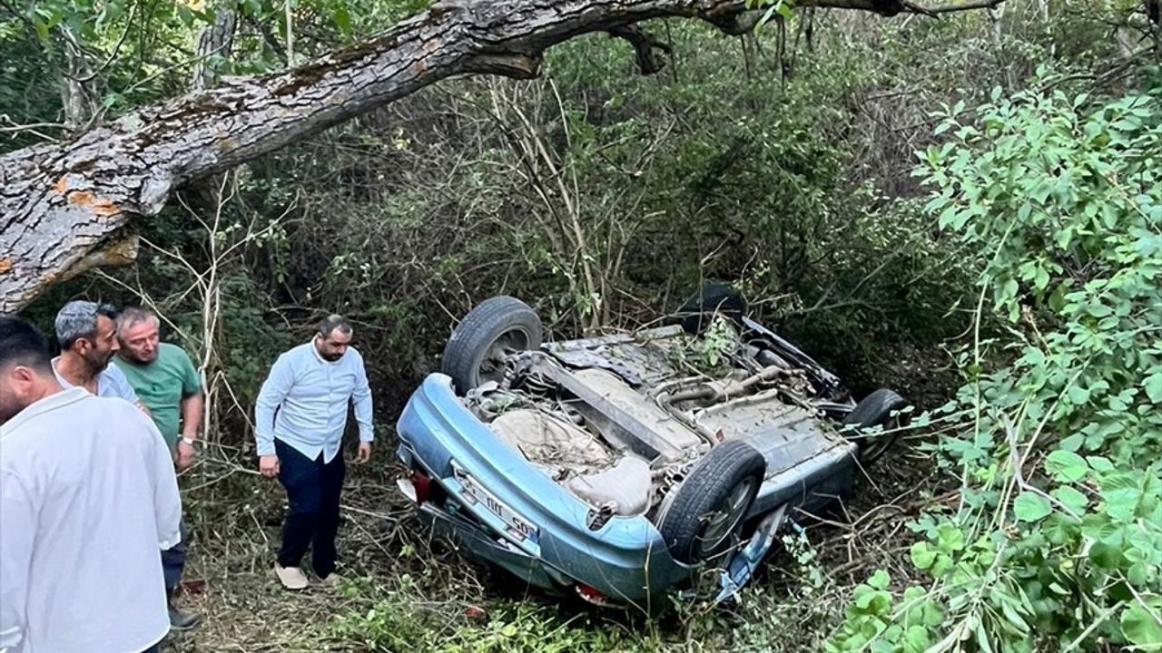 Amasya'da Gümüşhacıköy-Hamamözü yolunda otomobil devrildi: 1 ölü, 1 yaralı