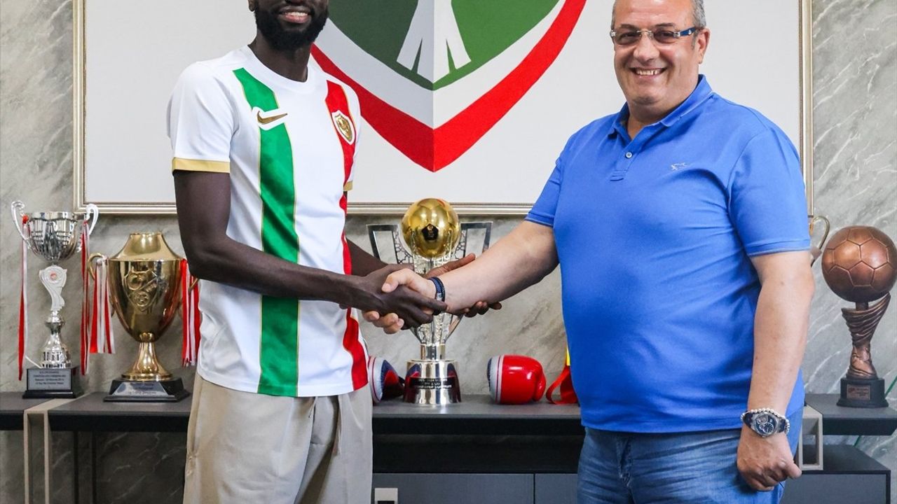 Amed Sportif Faaliyetler, Cheikhou Kouyate ile 1 yıllık sözleşme imzaladı
