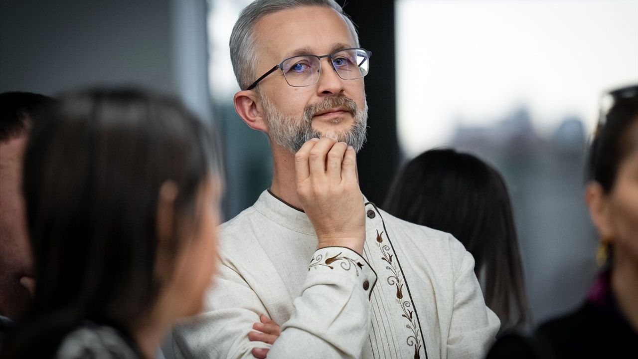 Ankara Büyükelçiliği'nde 'Ukraynalı Kraliçeler ve Prensesler' sergisi açıldı