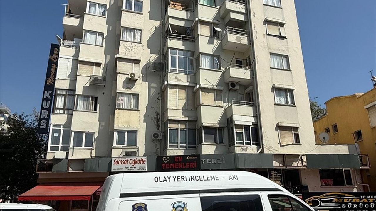 Antalya Muratpaşa'da yalnız yaşayan 70 yaşındaki A.B. evinde ölü bulundu