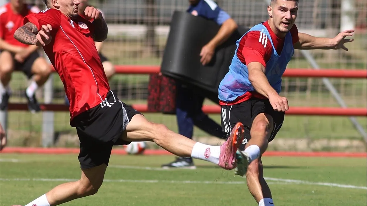 Antalyaspor, 28 Eylül'deki Fenerbahçe maçının hazırlıklarına başladı