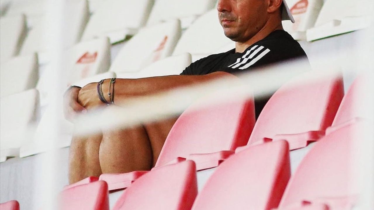 Antalyaspor, Samsunspor maçı hazırlıklarını Emre Belözoğlu yönetiminde sürdürdü