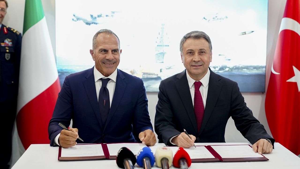 ASFAT ve Magnaghi Havacılık, TEKNOFEST'te Türkiye'de Bakım-Onarım Merkezi Kurmak İçin Ortak Girişim Sözleşmesi İmzaladı