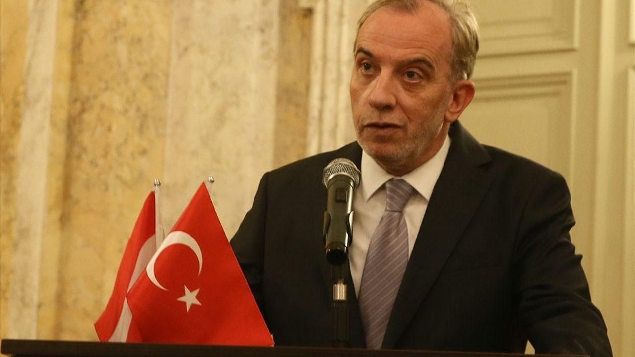 Atıl Kutoğlu'na Viyana'ya Hizmetleri Nedeniyle Gümüş Onur Madalyası Verildi