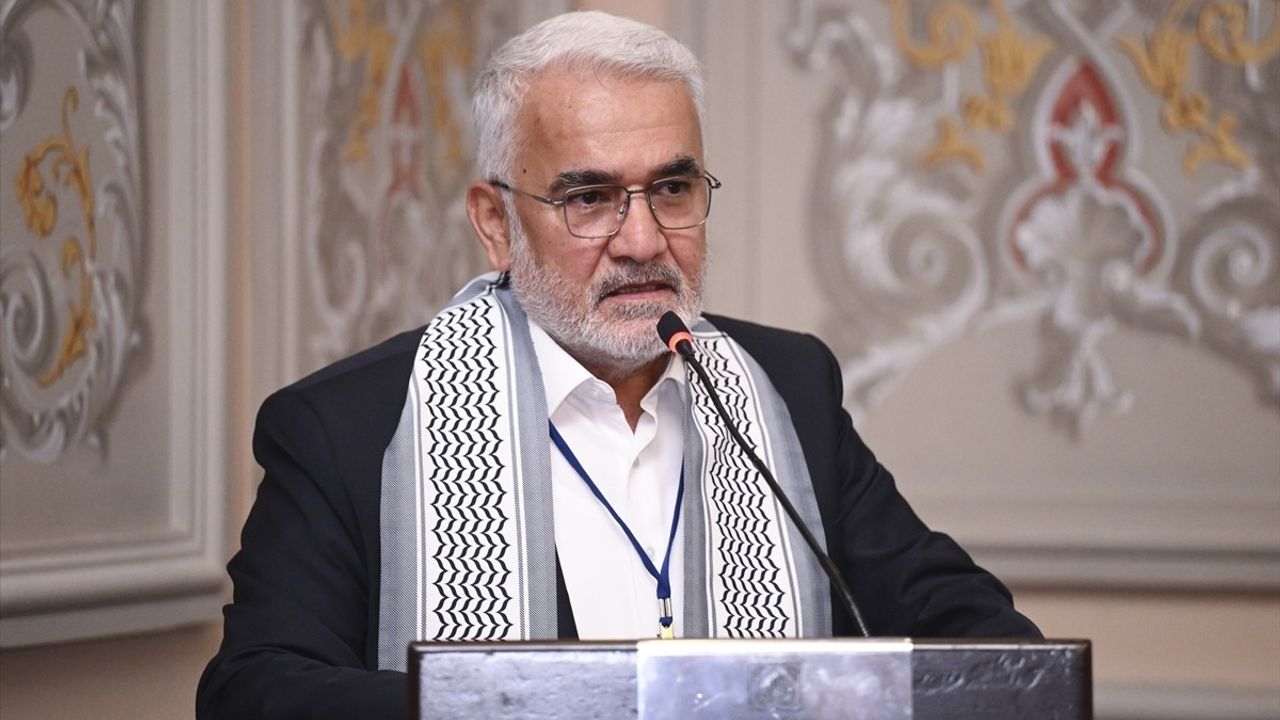 Avrupa Müslüman Forumu İstanbul'da Gazze'deki saldırıları ve kutsal mekanları konuşmak üzere uluslararası yuvarlak masa düzenledi