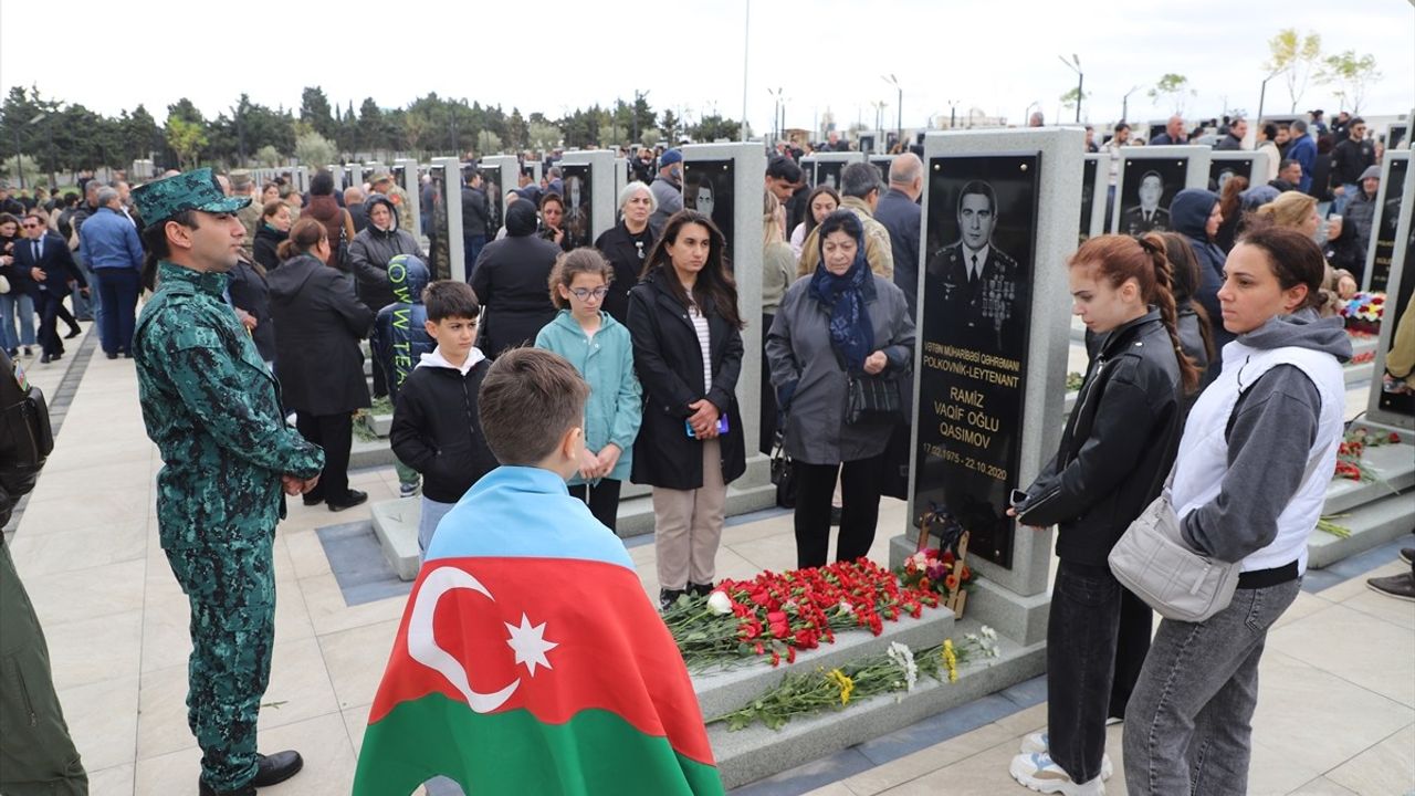 Azerbaycan'da 2. Karabağ Savaşı'nın 5. yılında 'Şehitleri Anma Günü' etkinlikleri gerçekleştirildi