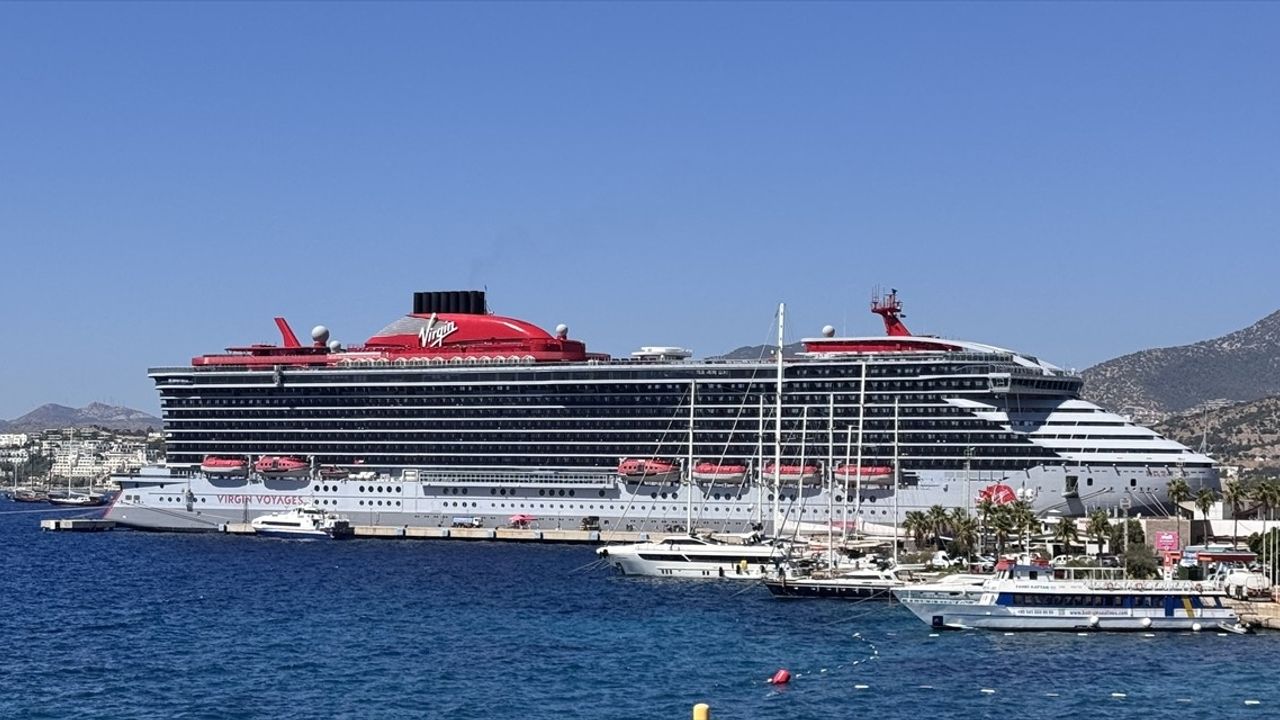 Bahamalar bayraklı 'Resilient Lady' kruvaziyeri Bodrum'a 2 bin 521 yolcu getirdi