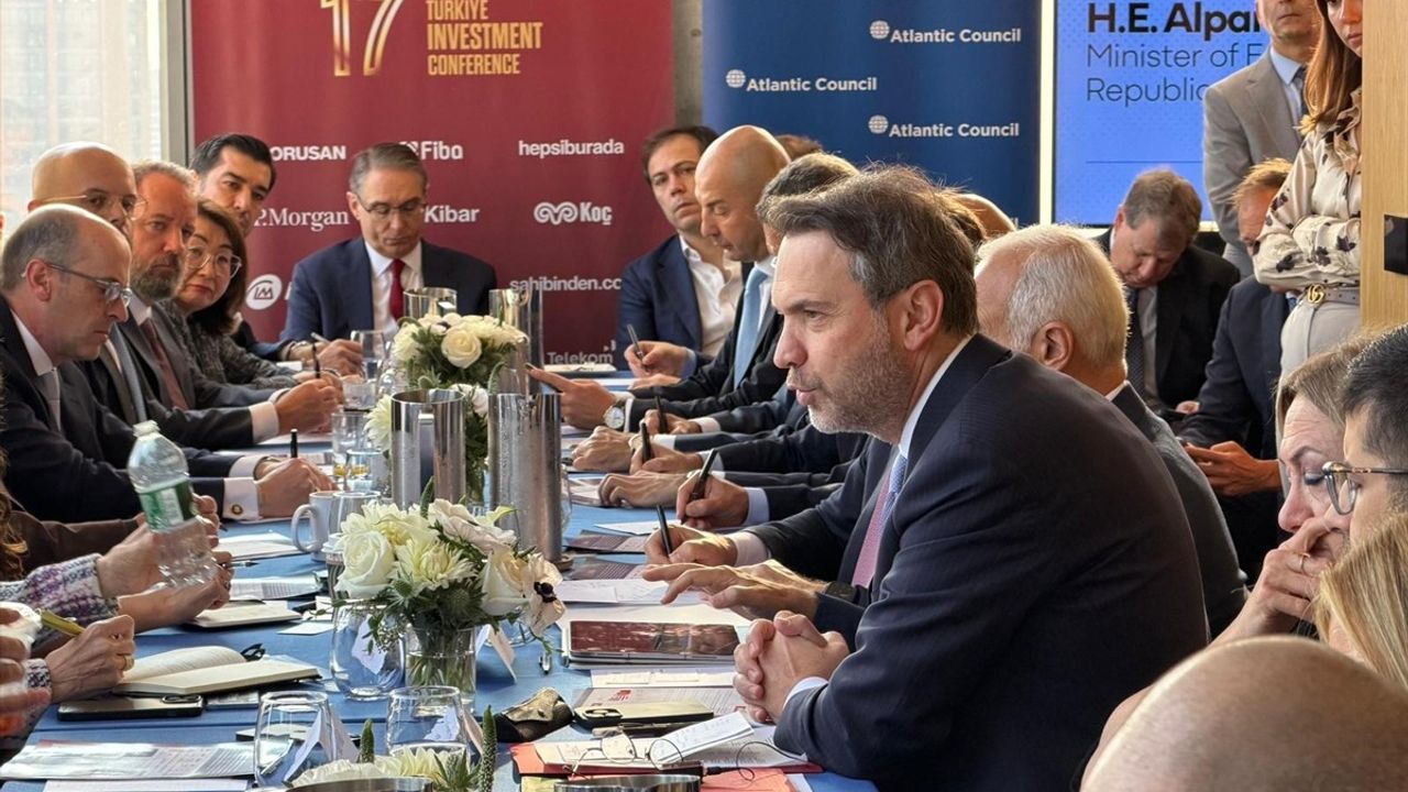 Bakan Bayraktar, New York'ta ABD'li Yatırımcılara Türkiye'nin Enerji Fırsatlarını Anlattı