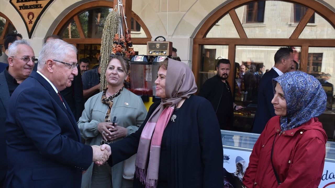 Bakan Güler Bayburt'ta: Terör çağrısı ve 15 bin m²'lik spor kompleksinin açılışı