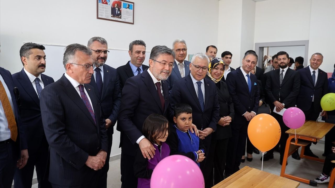 Bakan İbrahim Yumaklı: Tarım, orman ve su olmadan yaşam mümkün değil — Bekir-Latife Şahin İlkokulu Sivas’ta açıldı