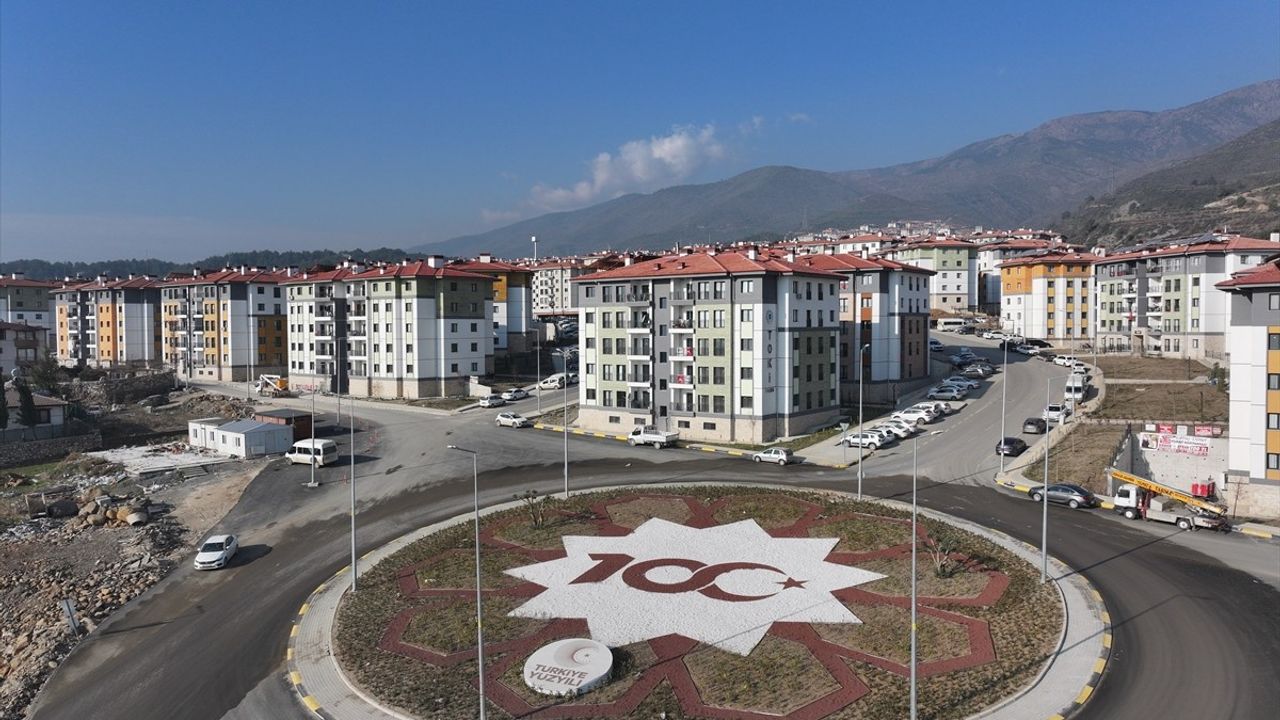 Bakan Kurum: 300 bininci konutun anahtarı 6 Eylül'de Malatya'da teslim edilecek