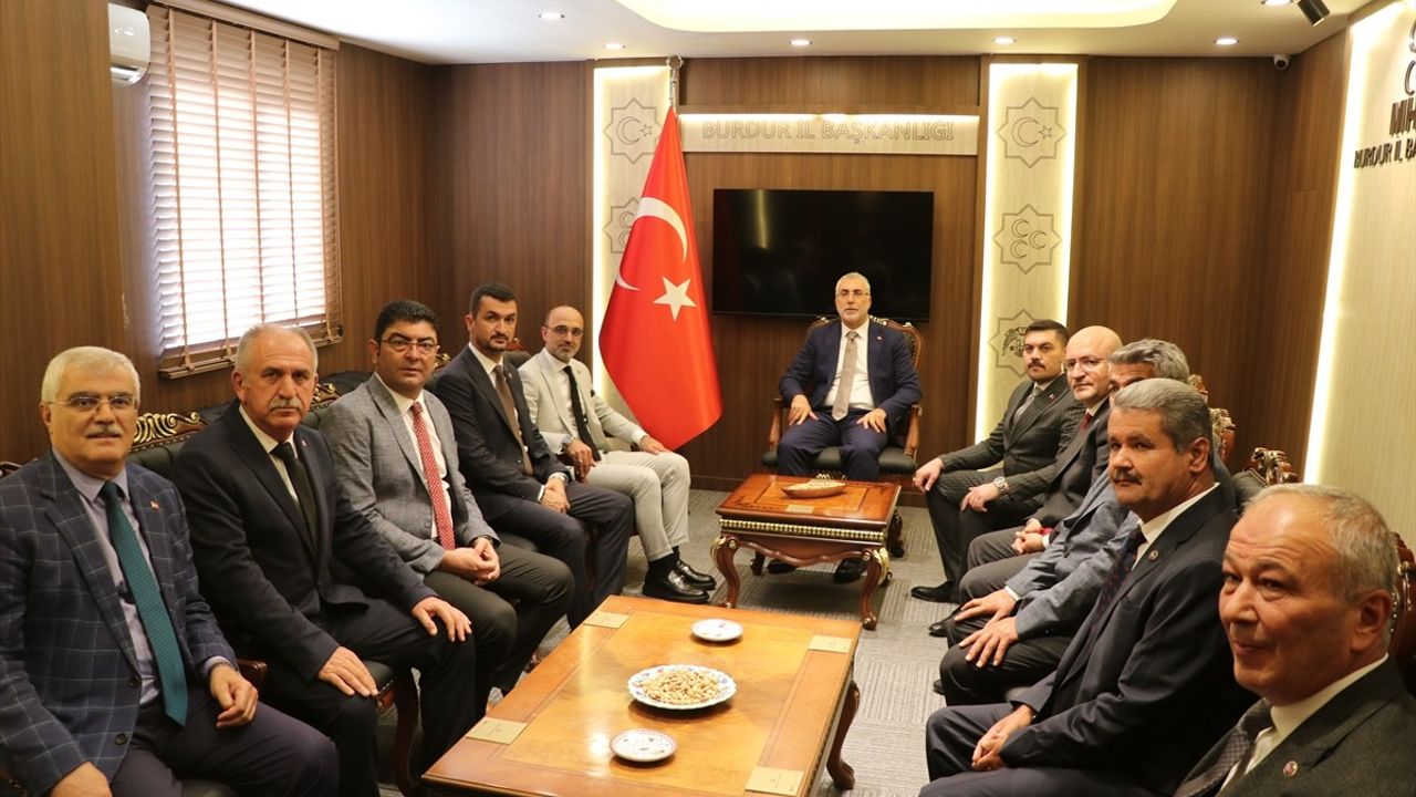 Bakan Vedat Işıkhan Burdur'da AK Parti ve MHP İl Teşkilatlarını Ziyaret Etti