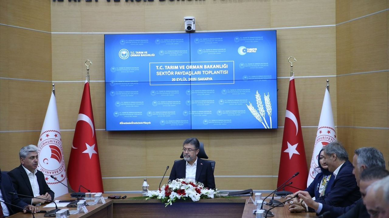 Bakan Yumaklı Sakarya'da üretici destekleri, su merkezli üretim planı ve ağaçlandırma çağrısını açıkladı