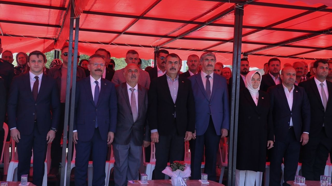 Bakan Yusuf Tekin: 9. Seyyid Sultan Sücaaddin Veli Anma Etkinliği'nde 'Türkiye Yüzyılı Maarif Modeli'yle Anadolu irfanını müfredata taşıdık