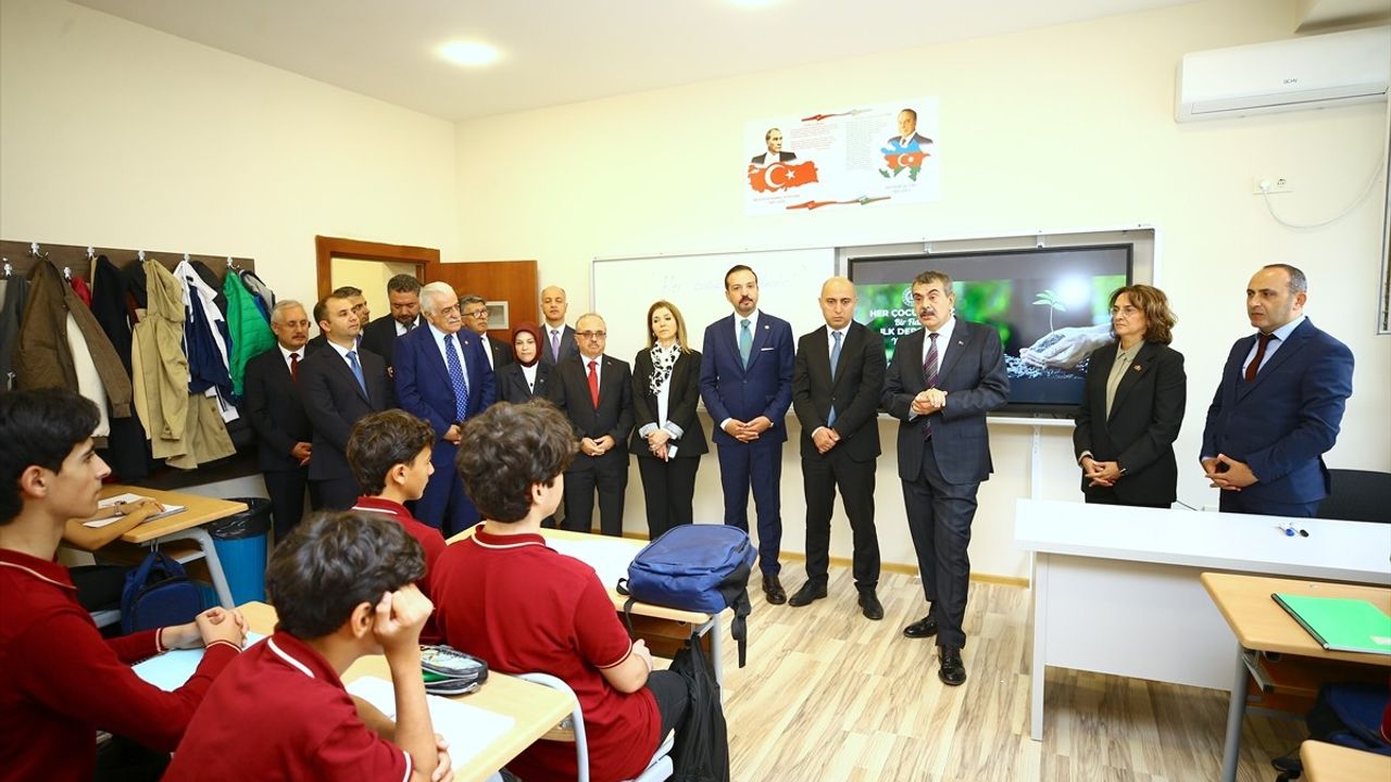 Bakü Türk Anadolu Lisesi'nin yeni yerleşkesi törenle açıldı