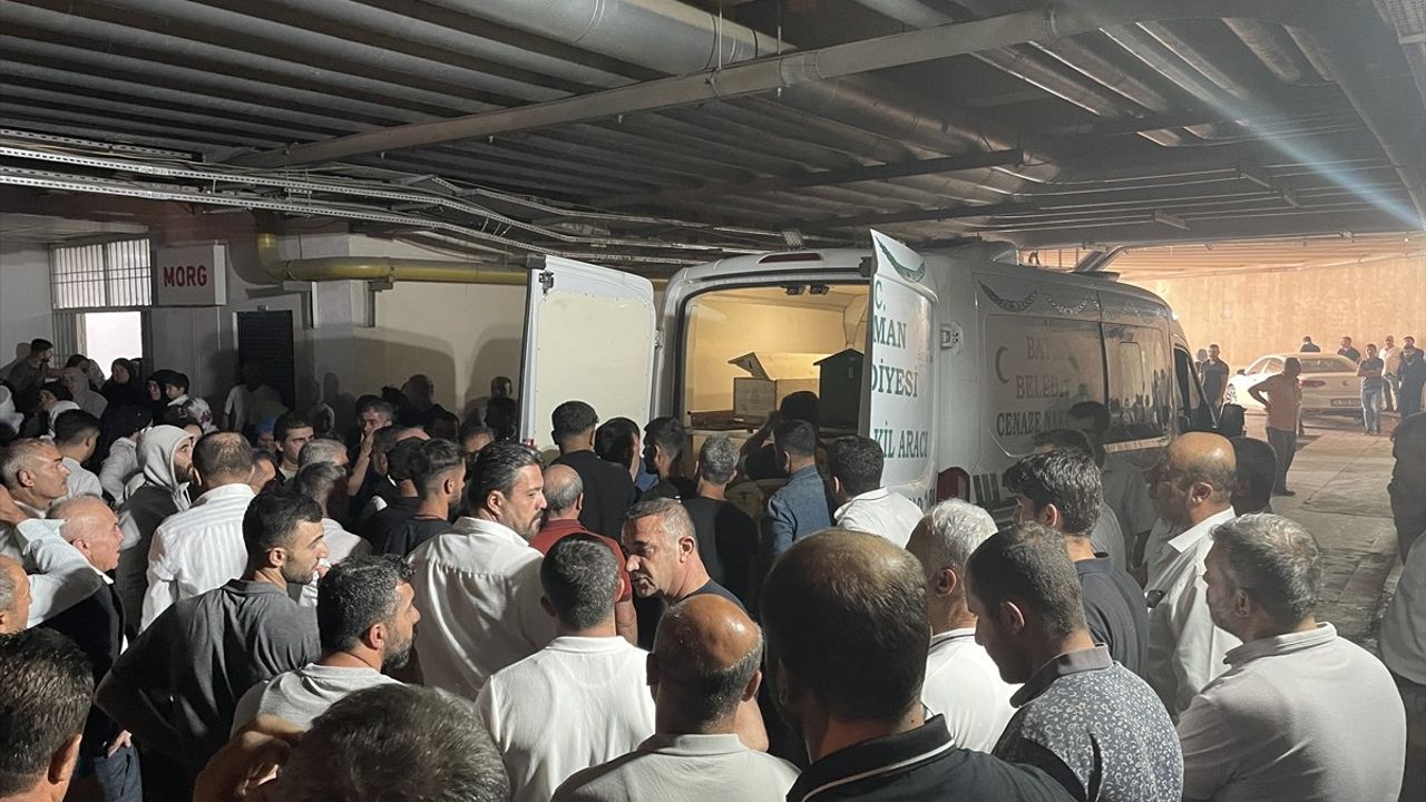 Batman'da silahlı saldırıda hayatını kaybeden 4 kişinin cenazesi yakınlarına teslim edildi
