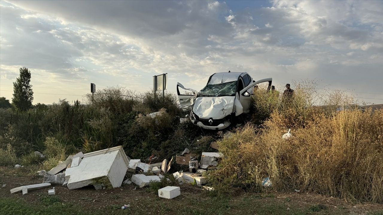 Bayburt'ta otomobil ile panelvan çarpıştı: 4 kişi yaralandı
