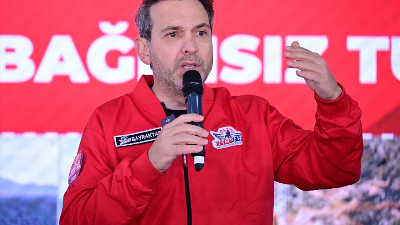 Bayraktar TEKNOFEST İstanbul'da: 'Türkiye mutlak suretle nükleere sahip olmalı'