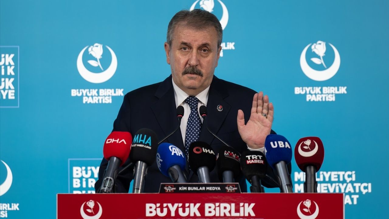 BBP Genel Başkanı Destici: İsrail'in Gazze'yi yok etme söylemi soykırım itirafıdır