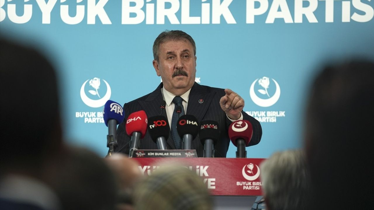 BBP Lideri Destici: Katar'daki Hamas heyetine saldırı bölge dengelerini sarsar, Türkiye güvenliğini güçlendirmeli