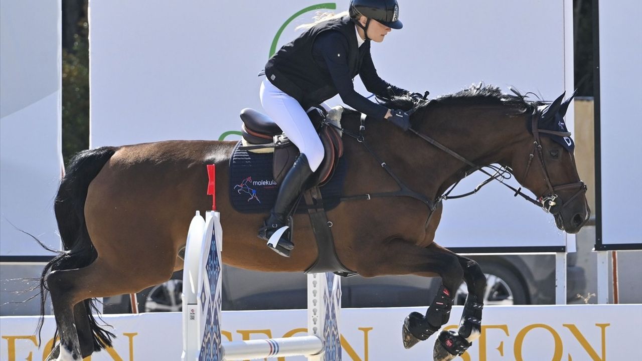 Binicilikte Cumhurbaşkanlığı Kupası ve Türkiye Ligi 6. Ayak Yarışmaları Ankara'da Başladı