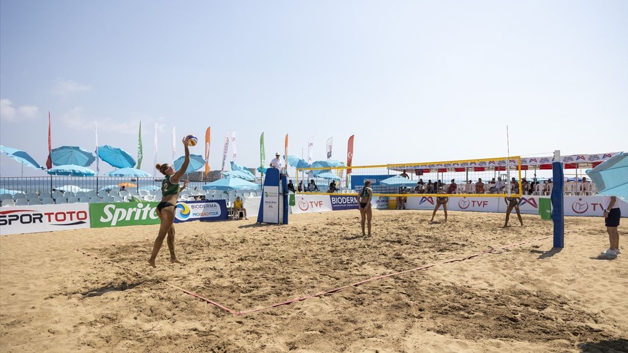 Bioderma Pro Beach Tour Mersin etabında ilk gün maçları Kızkalesi Plajı'nda tamamlandı