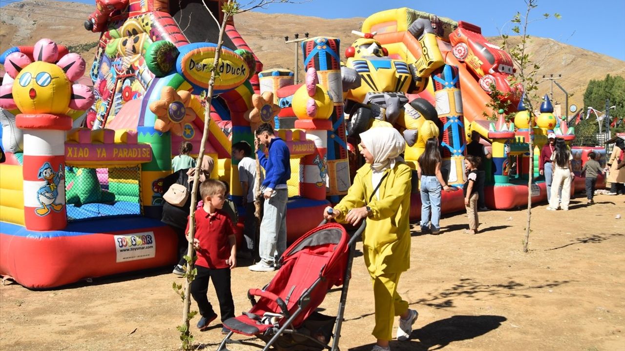Bitlis'te 'Bir Anadolu Şenliği' Mevlana Parkı'nda çocuk etkinlikleriyle devam ediyor