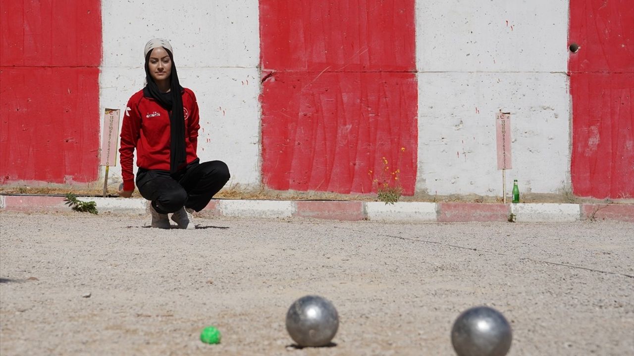 Bocce Milli Takımı'na Seçilen Ayşenur Nazlı Korkmaz, Dünya Şampiyonasında Derece Hedefliyor