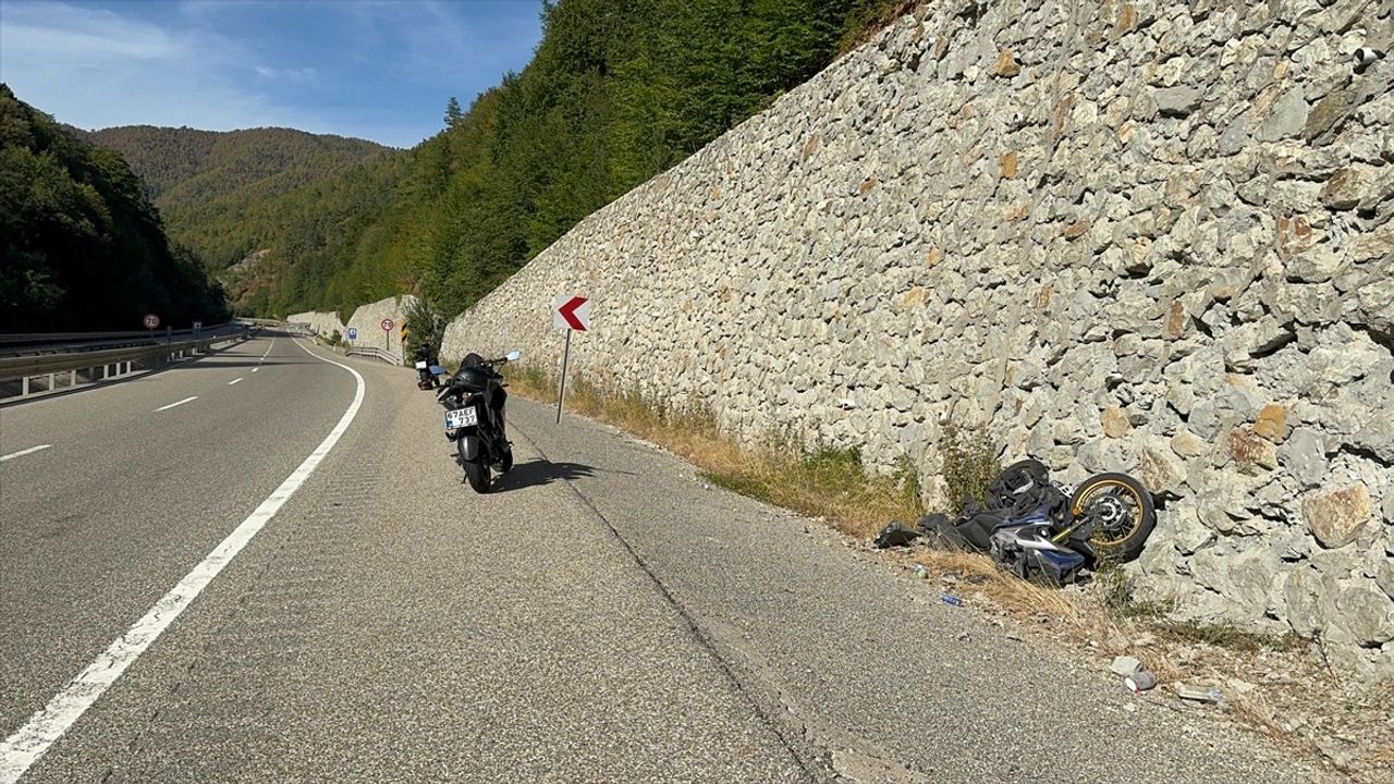 Bolu'da Dorukhan Tüneli'nde motosiklet kazasında yunus polisi yaşamını yitirdi
