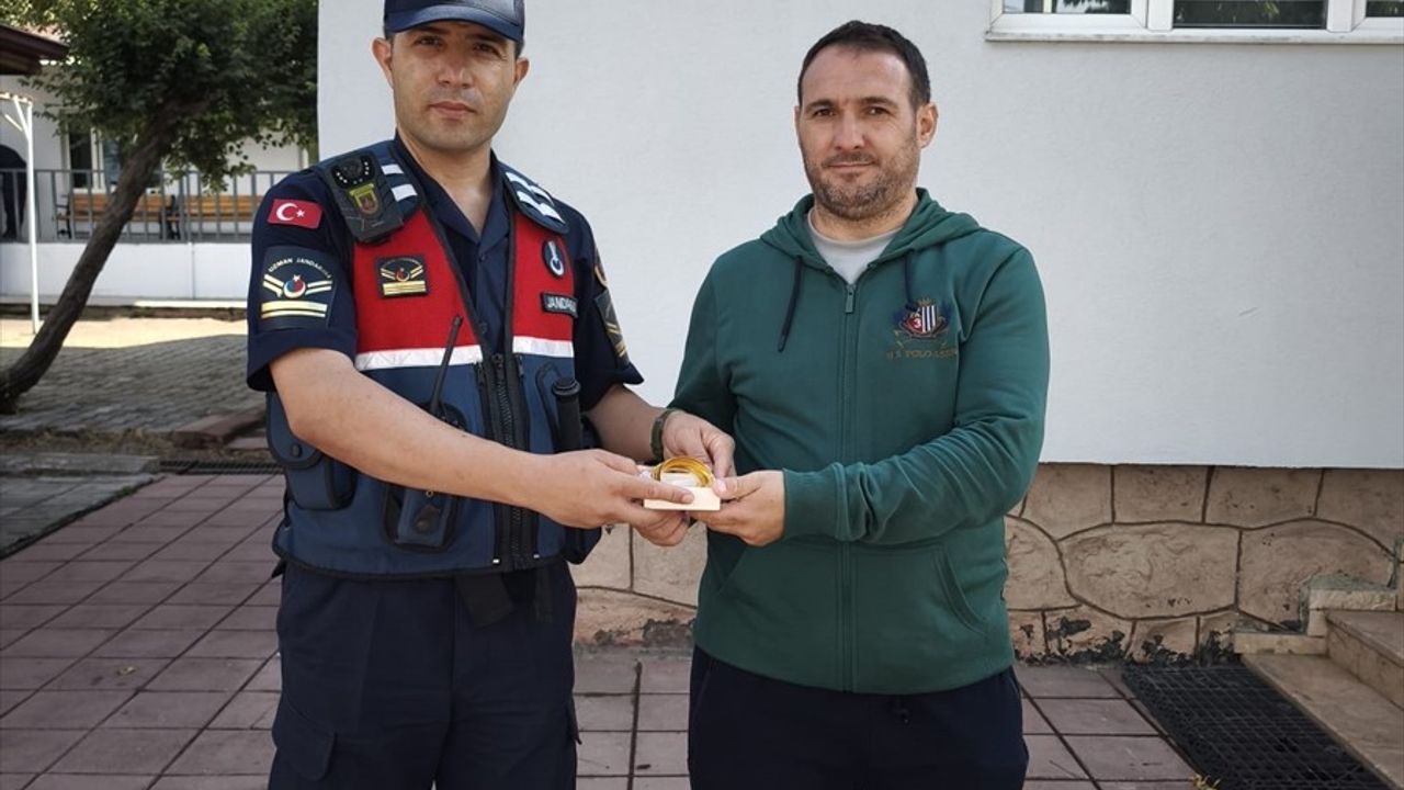 Bolu'da nişan magneti sayesinde ziynet eşyası içeren çanta sahibine teslim edildi