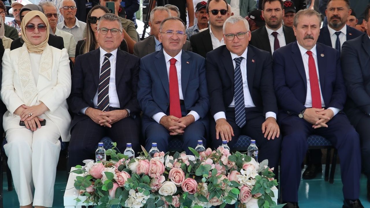 Bozdağ: Cumhuriyet döneminde mazot, gübre ve ilaç desteğini ilk biz başlattık — Agro Tarım Sivas Fuarı'nda değerlendirmeler