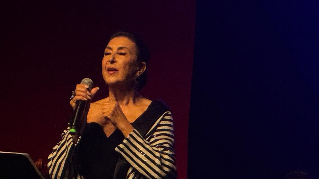 Bursa'da 'Zeki Müren'i Anma Gecesi' Osmangazi'de yoğun ilgi gördü