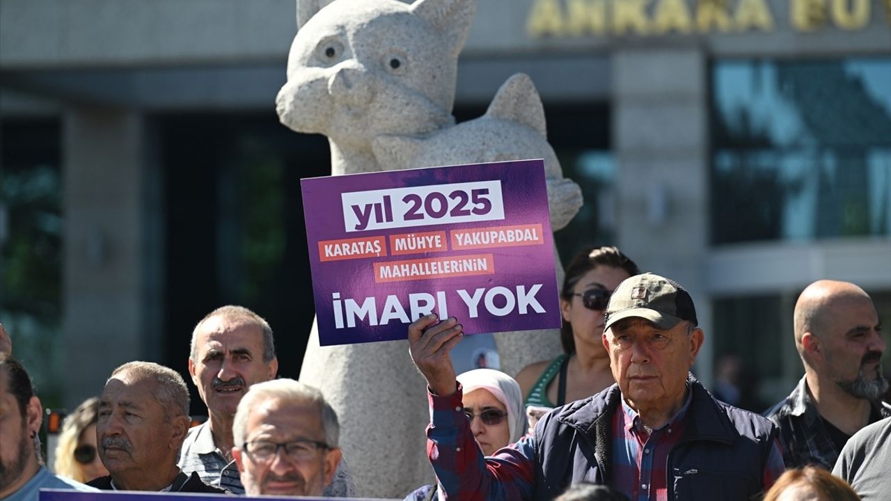 Çankaya'nın Karataş, Mühye ve Yakupabdal Mahalleleri İmar Talebiyle ABB Önünde Eylem Yaptı