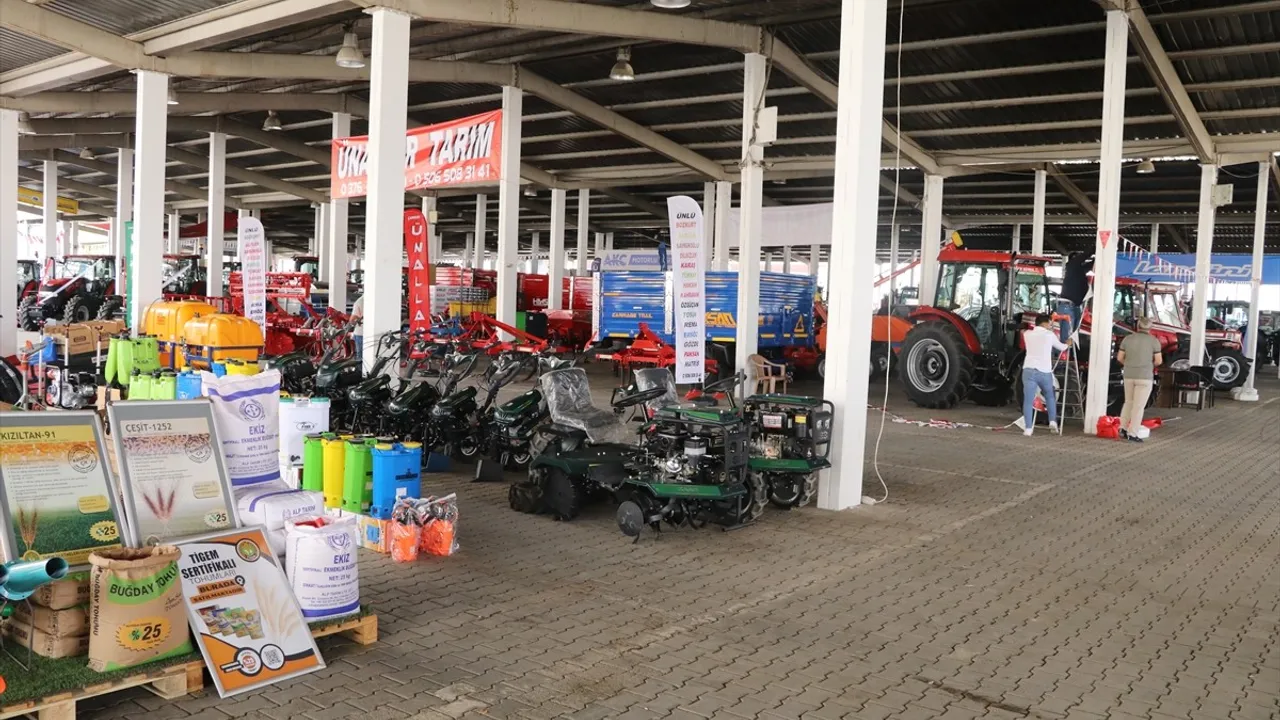 Çankırı Tarım ve Teknoloji Fuarı Çarşamba Pazarı'nda ziyarete açıldı