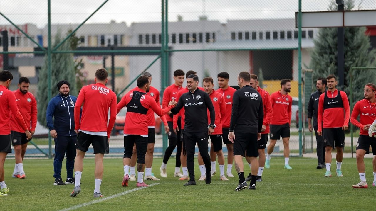 Çavuş: Arca Çorum FK'de ofansif futbolla şampiyonluk hedefi