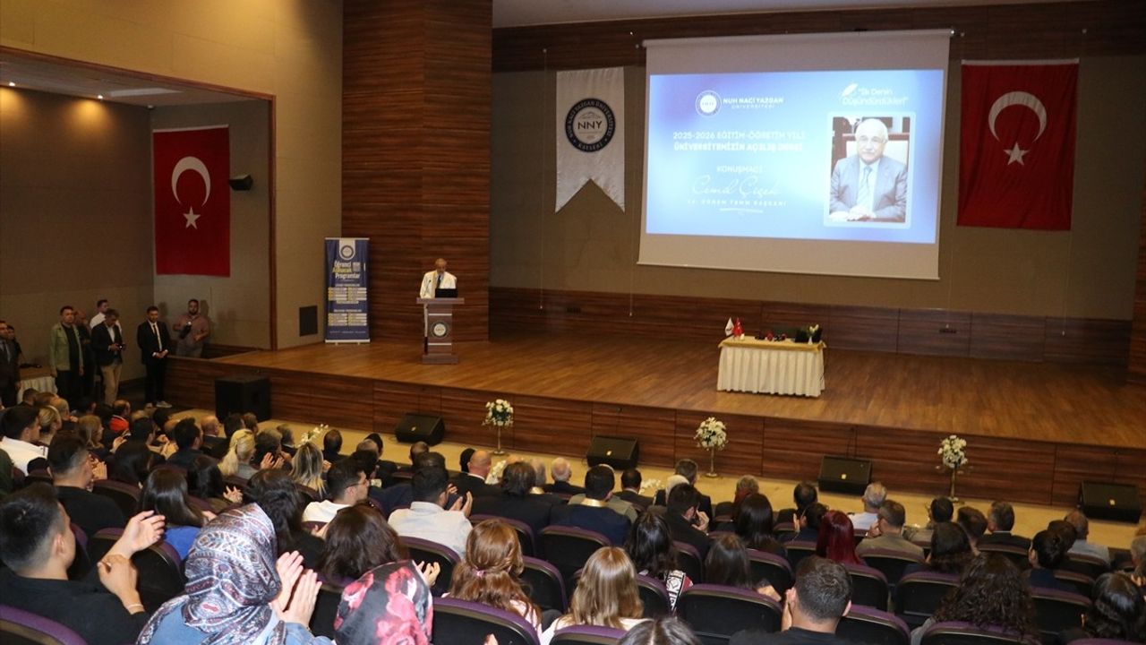 Cemil Çiçek: Üniversiteler hür düşünce ve aklın korunmasında temel kurumlardır