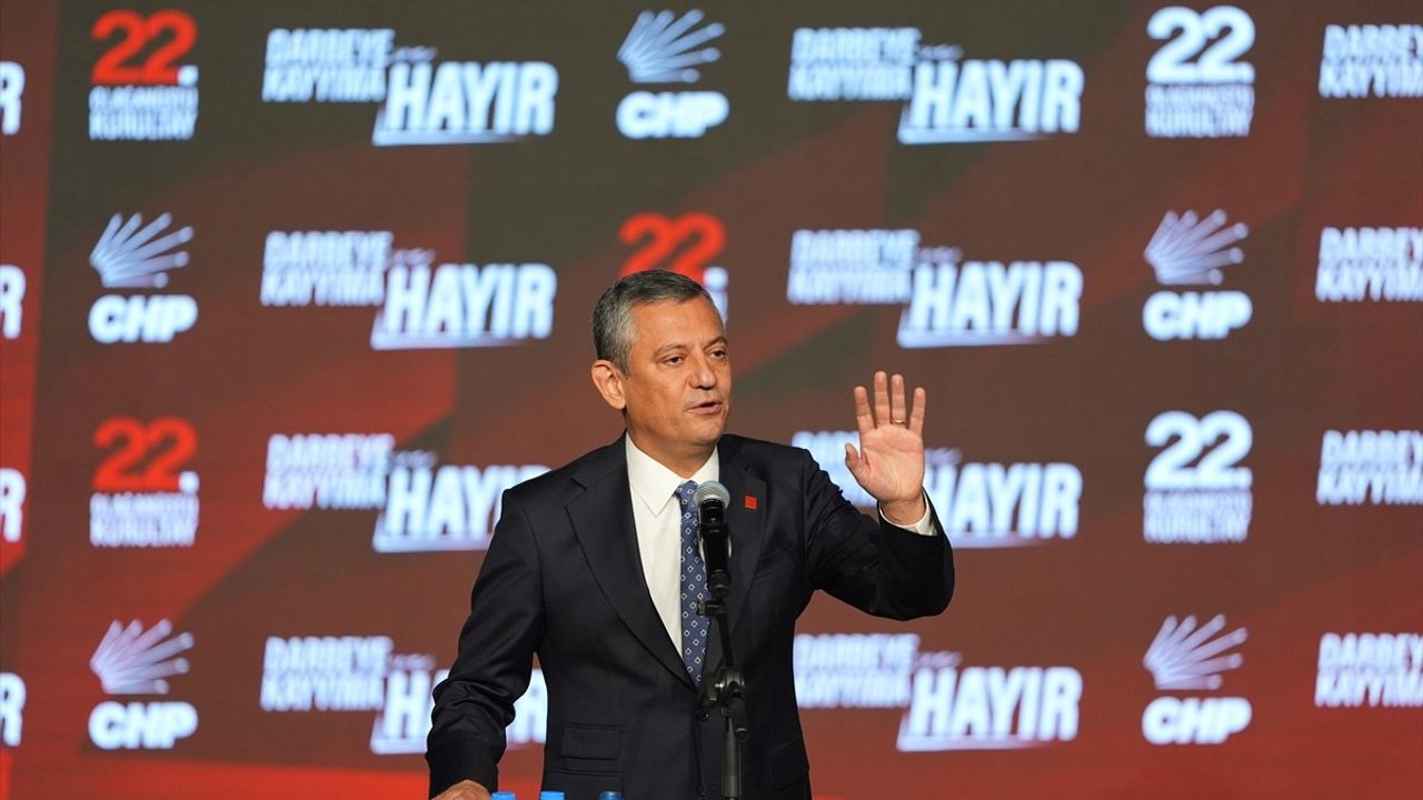 CHP 22. Olağanüstü Kurultayı Yenimahalle'de başladı — Murat Emir Divan Başkanı seçildi