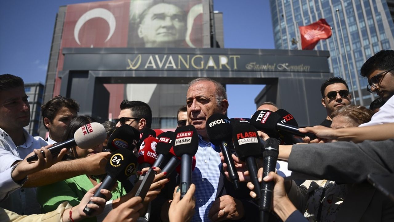 CHP'li Suat Özçağdaş: İstanbul İl Başkanlığı Bahçelievler'de hizmet verecek