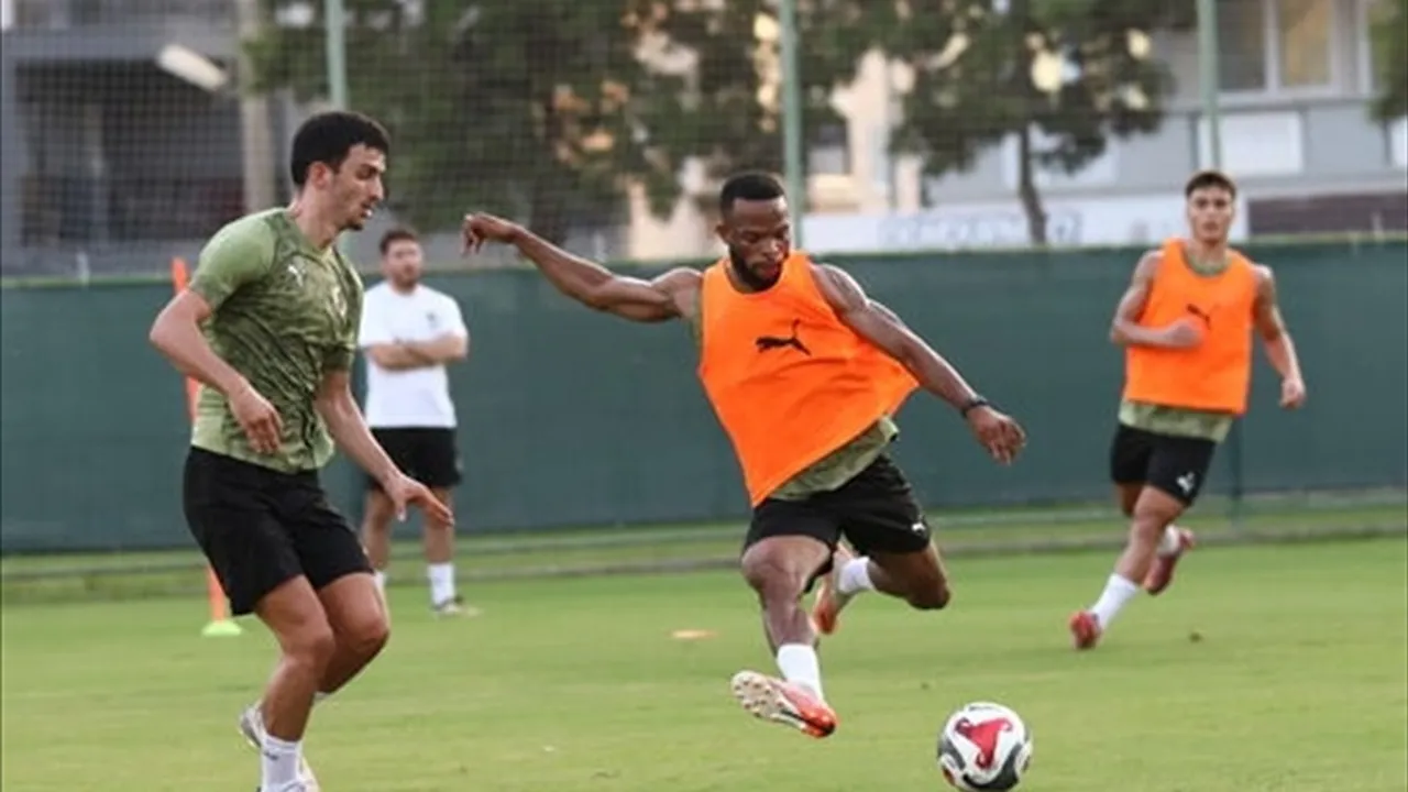 Corendon Alanyaspor, Fenerbahçe maçı hazırlıklarına başladı