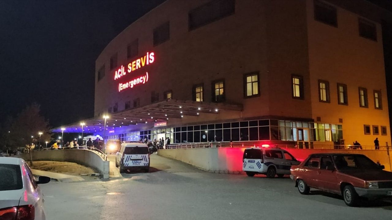 Çorum'da hastanede husumet sonucu çıkan kavgada 2 kişi yaralandı