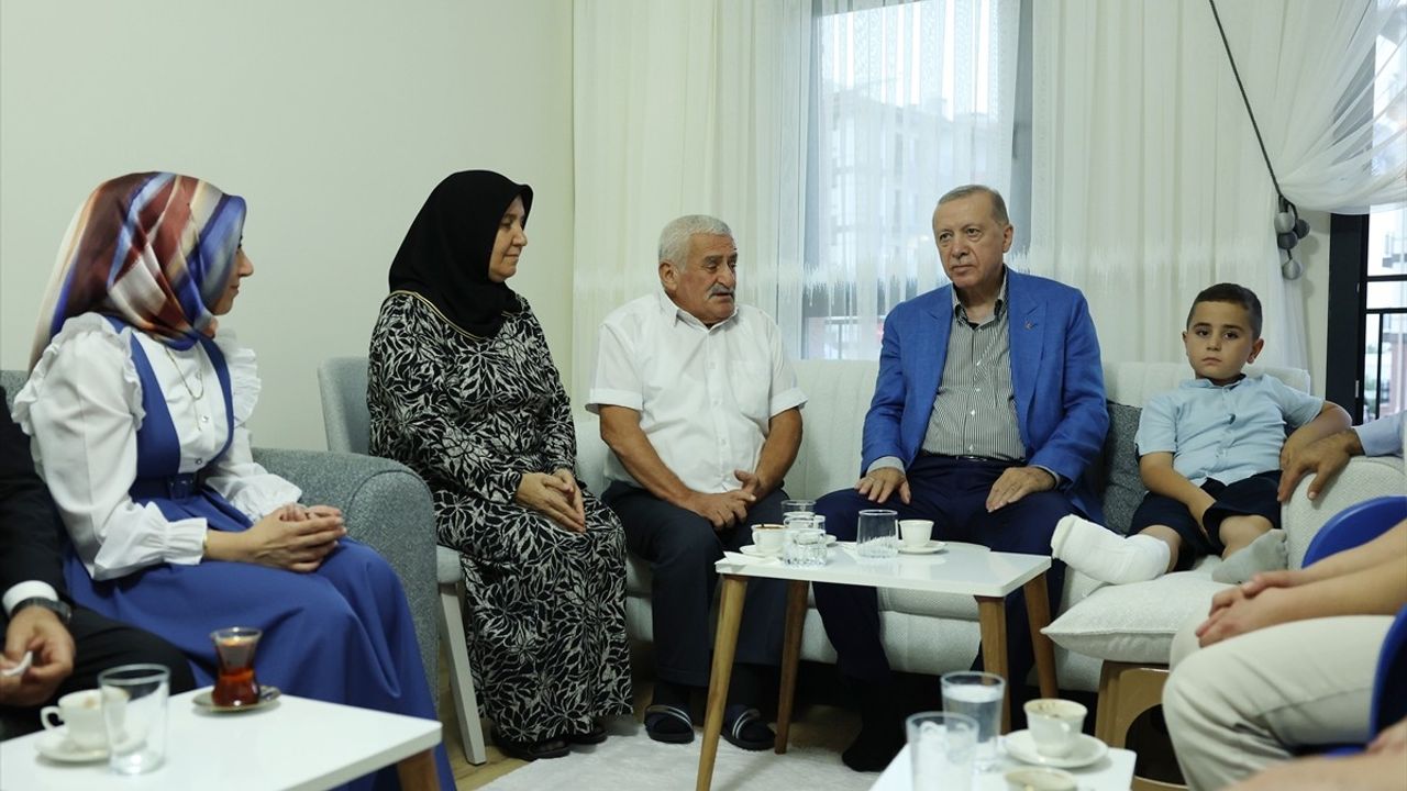 Cumhurbaşkanı Erdoğan: 6 Şubat depremlerinde enkaz kaldırıldı, yaralar sarıldı