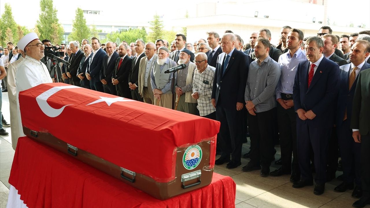 Cumhurbaşkanı Erdoğan, Başdanışmanı Hamdi Kılıç'ın cenaze namazına katıldı