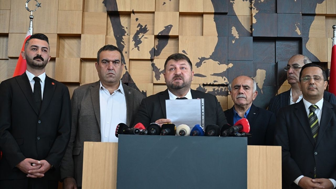 Deniz Bakır: CHP YDK'nın Gürsel Tekin, Barış Yarkadaş ve 4 Üyenin İhracına İlişkin Açıklama