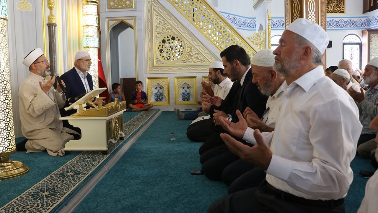 Diyanet İşleri Başkanı Erbaş: Öğretmenler eğitimi ibadet şuuruyla yürütmeli